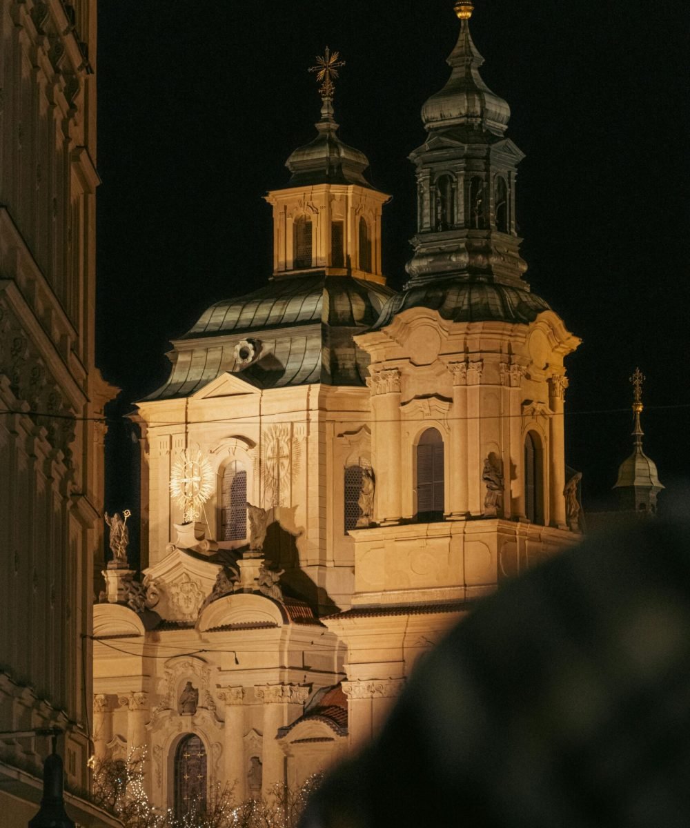 Picture of prague at night