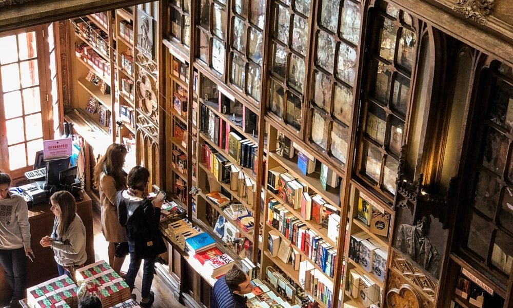 exploring-a-bookstore-in-porto-while-working-remotely